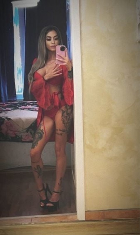 Explore South London with Beatrice: Your Mature Escort Delight