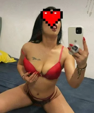 Explore the Charm of Asian Girls in London with a Sexy Discreta Top