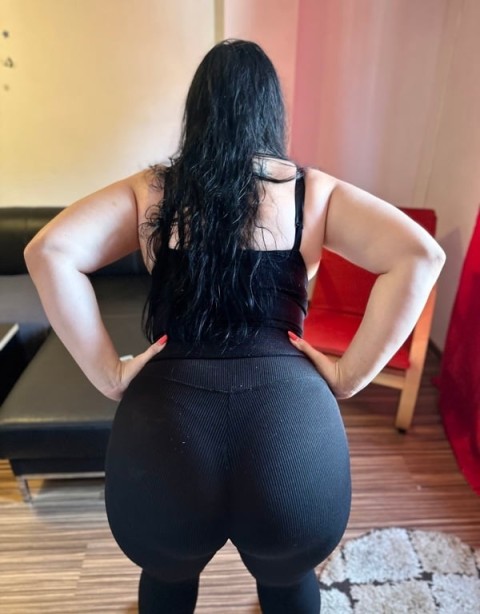 Explore Your Desires with a Dominatrix in Tamworth