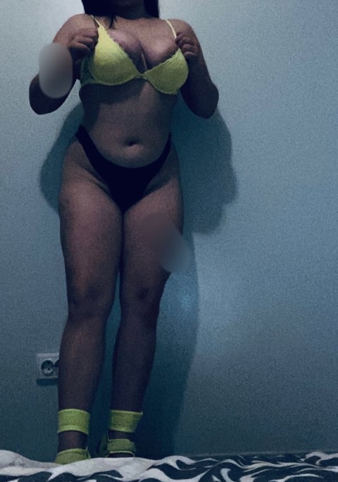 Exploring Foot Fetish Desires with a Dominatrix in Redditch