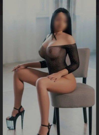 Foot Fetish Delights with Alina in Derby