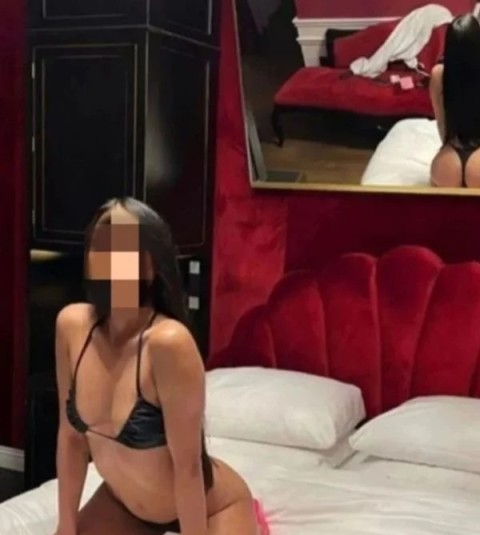 Hertfordshire’s Elite Couple Seeking Adventure