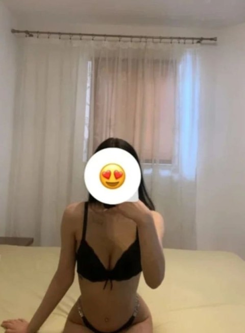 Hotel Friendly Girls: Meet Larisa in Dudley