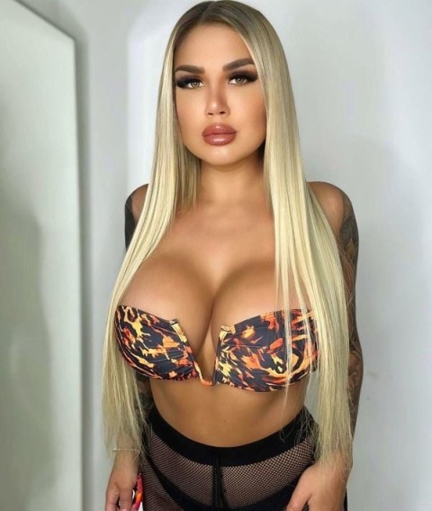 Independent Escorts in Wolverhampton: Meet the Alluring Corina