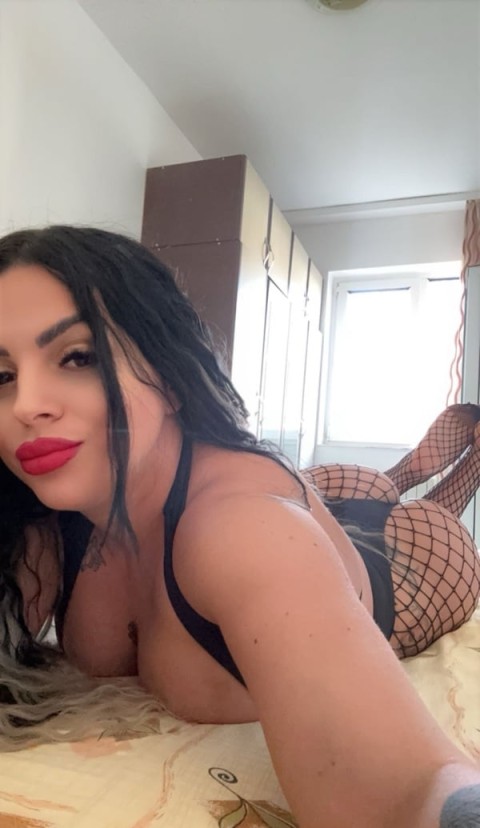 Independent Girls Near Me UK – Stunning Crossdresser Experiences