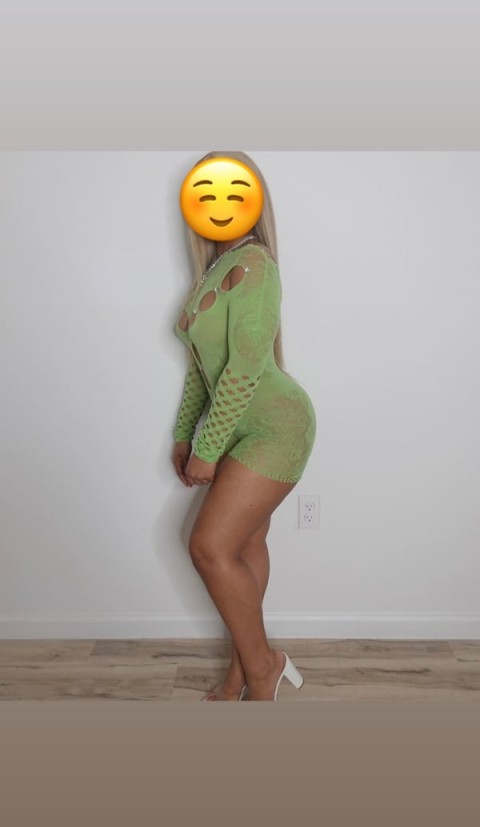 Indulge in a happy ending massage with Roxana in Birmingham