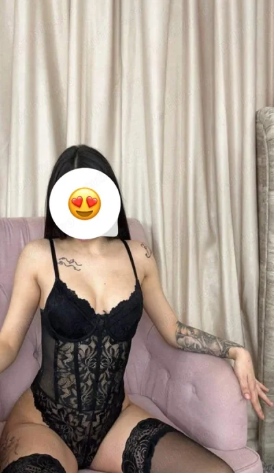 Join Me for an Exquisite Evening: VIP Escort for Dinner Date