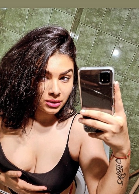 Liverpool Independent: The Allure of a Brunette Beauty