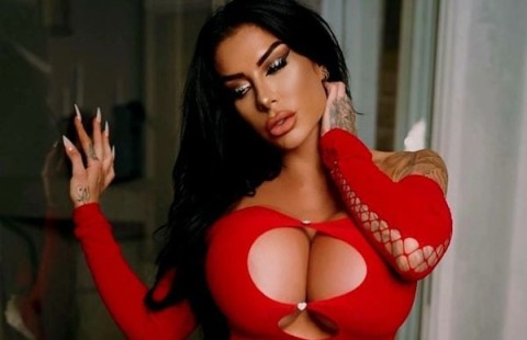 Meet the tattooed girls UK in Wednesbury – Uncover Amalia