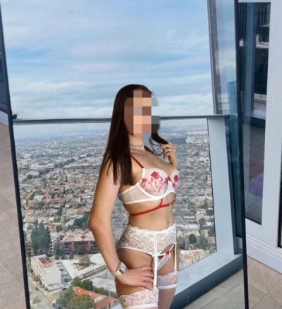 Natural Busty Girls at Your Service in Derby