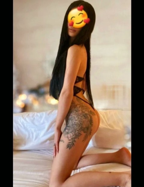 Party Girl Duo Escorts for a Luxury Experience in Sandwell