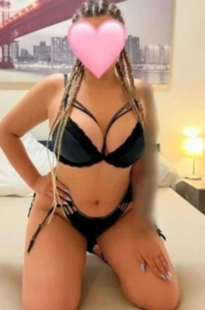 Petite Escorts for Your VIP Experience in Sandwell