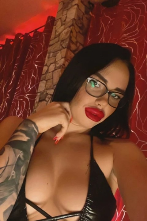 Russian Escorts: A Charming Companion in Stratford Upon Avon