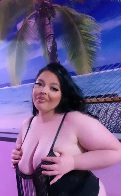 Short Hair Beauty Ready for VIP Experiences