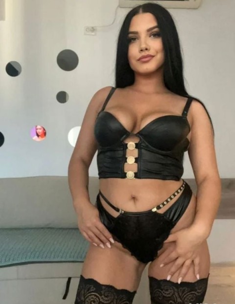 Sophisticated and BDSM Friendly Companion in Rugby