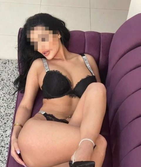 Tall Escorts Ready to Enchant in Leicester