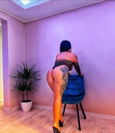 Tattooed girls UK ready for a girlfriend experience in Sandwell