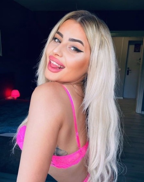Wednesbury’s Big Bum Escorts: Vanessa Awaits