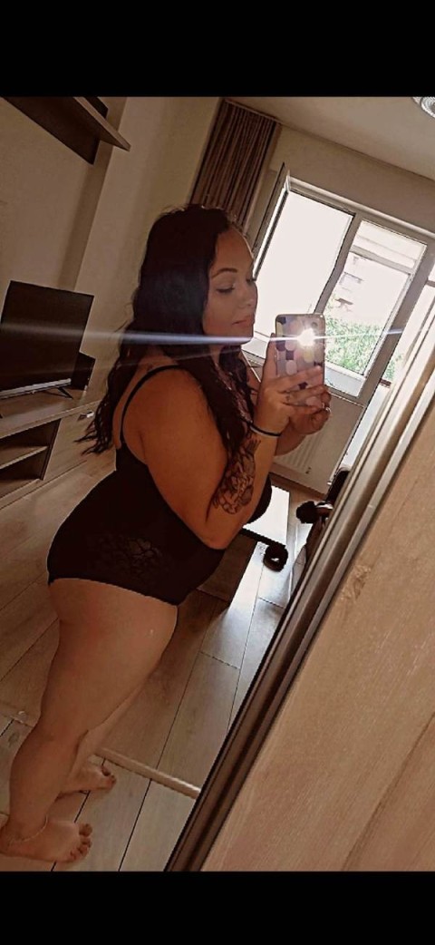 Your Girlfriend Type Escort Available on WhatsApp in Walsall