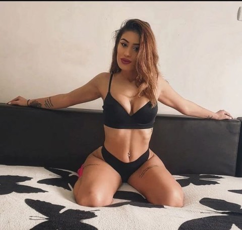 Your Travel Dates UK with a Busty Blonde Escort